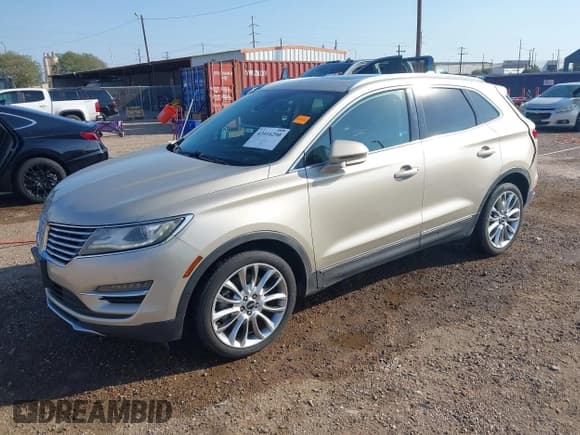 ✅ 2017 Lincoln MKC Reserve • VIN: 5LMCJ3C94HUL02474 • Lot: 43416290. Wystawiony na IAAI z przebiegiem 81 497 mil. Bezpłatny archiwum sprzedaży aukcyjnych z USA i szczegółowy raport historii pojazdu na DreamBid. Zdjęcie 2.