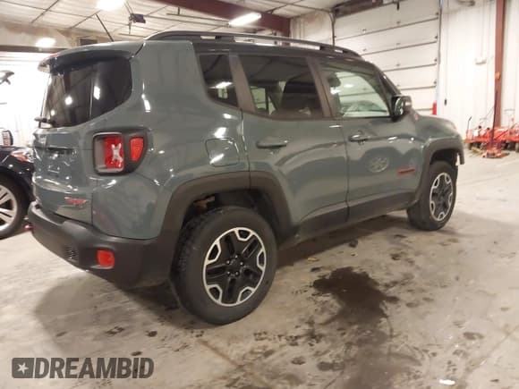 ✅ 2017 Jeep Renegade Trailhawk • VIN: ZACCJBCB9HPE87515 • Лот: 43612453. Опубликован ранее на IAAI с пробегом 106 837 миль. Бесплатный доступ к архиву аукционных продаж из США и подробный отчёт об истории автомобиля на DreamBid. Изображение 4.