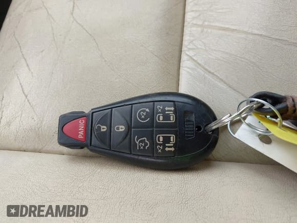 ✅ 2010 Chrysler Town & Country Limited • VIN: 2A4RR7DX2AR451719 • Lot: 42351759. Wystawiony na IAAI z przebiegiem 163 635 mil. Bezpłatny archiwum sprzedaży aukcyjnych z USA i szczegółowy raport historii pojazdu na DreamBid. Zdjęcie 11.