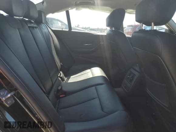 ✅ 2014 BMW 3 Series 328d • VIN: WBA3D3C50EK157059 • Lot: 48498525. Wystawiony na Copart z przebiegiem 91 321 mil. Bezpłatny archiwum sprzedaży aukcyjnych z USA i szczegółowy raport historii pojazdu na DreamBid. Zdjęcie 10.