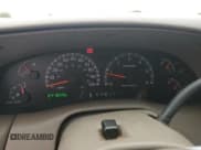 ✅ 2000 Ford Expedition Eddie Bauer • VIN: 1FMPU18L4YLA95174 • Lot: 81440965. Wystawiony na Copart z przebiegiem 241 829 mil. Bezpłatny archiwum sprzedaży aukcyjnych z USA i szczegółowy raport historii pojazdu na DreamBid. Zdjęcie 9.