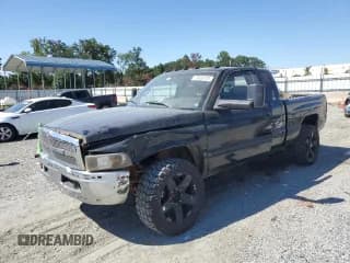 ✅ 2002 Dodge 2500 • VIN: 3B7KC23Z32M230122 • Лот: 70956195. Опубликован ранее на Copart с пробегом 195 384 миль. Бесплатный доступ к архиву аукционных продаж из США и подробный отчёт об истории автомобиля на DreamBid. Изображение 1.