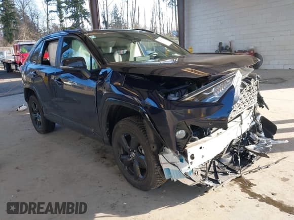 ✅ 2021 Toyota RAV4 Hybrid XSE • VIN: 2T3E6RFV7MW015687 • Lot: 41525806. Listed on IAAI with 39,505 mi. Free auction sales archive from the USA and detailed vehicle history report at DreamBid. Image 1.