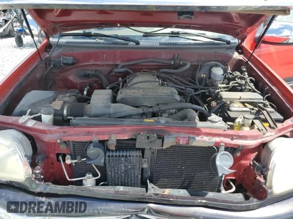 ✅ 2001 Toyota Tundra SR5 • VIN: 5TBRT341X1S204881 • Lot: 84647175. Wystawiony na Copart z przebiegiem 215 340 mil. Bezpłatny archiwum sprzedaży aukcyjnych z USA i szczegółowy raport historii pojazdu na DreamBid. Zdjęcie 11.