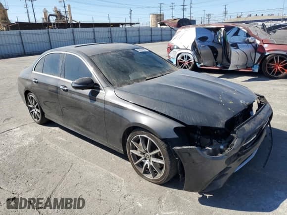 ✅ 2022 Mercedes-Benz E 350 • VIN: W1KZF8DB4NB077892 • Lot: 69404085. Listed on Copart with 74,067 mi. Free auction sales archive from the USA and detailed vehicle history report at DreamBid. Image 4.