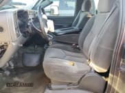 ✅ 2003 Chevrolet Silverado 2500HD LT • VIN: 1GCHK29193E284840 • Lot: 83631644. Wystawiony na Copart z przebiegiem 323 035 mil. Bezpłatny archiwum sprzedaży aukcyjnych z USA i szczegółowy raport historii pojazdu na DreamBid. Zdjęcie 7.