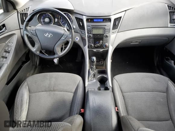 ✅ 2013 Hyundai Sonata SE • VIN: 5NPEC4AC9DH698761 • Lot: 89685955. Listed on Copart with 222,878 mi. Free auction sales archive from the USA and detailed vehicle history report at DreamBid. Image 8.
