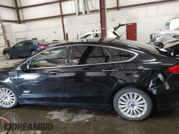 ✅ 2016 Ford Fusion SE Luxury • VIN: 3FA6P0PU8GR304711 • Lot: 42384712. Wystawiony na IAAI z przebiegiem 145 400 mil. Bezpłatny archiwum sprzedaży aukcyjnych z USA i szczegółowy raport historii pojazdu na DreamBid. Zdjęcie 14.
