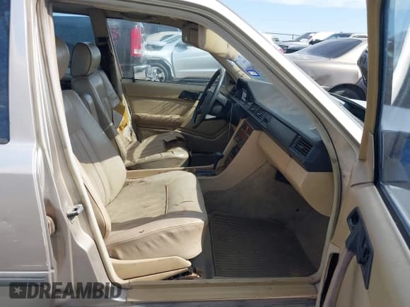 ✅ 1987 Mercedes-Benz 300 D • VIN: WDBEB33D2HA291167 • Lot: 43137862. Listed on IAAI with 244,051 mi. Free auction sales archive from the USA and detailed vehicle history report at DreamBid. Image 5.