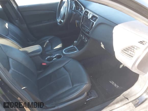 ✅ 2011 Chrysler 200 Limited • VIN: 1C3BC2FG4BN603513 • Лот: 41036136. Опубликован ранее на IAAI с пробегом 48 512 миль. Бесплатный доступ к архиву аукционных продаж из США и подробный отчёт об истории автомобиля на DreamBid. Изображение 5.