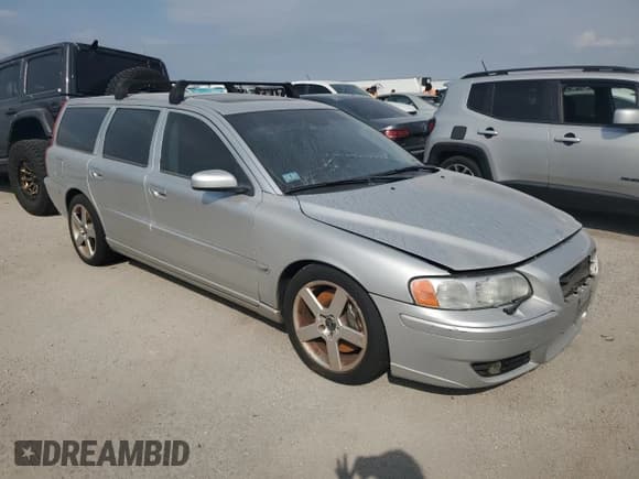 ✅ 2005 Volvo V70 • VIN: YV1SJ527052505636 • Lot: 75105434. Listed on Copart with Not provided. Free auction sales archive from the USA and detailed vehicle history report at DreamBid. Image 4.