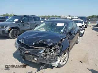 2017 Chevrolet Cruze LT z VIN 1G1BE5SMXH7251661, wystawiony jako IAAI lot #43163298 z przebiegiem 96 627 mil mil oraz . Historia ofert i sprzedaży dostępna na DreamBid. Obrazek 2.