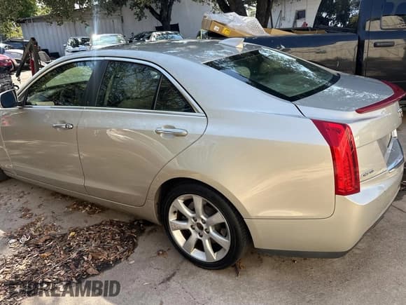 ✅ 2015 Cadillac ATS Luxury RWD • VIN: 1G6AB5RX9F0103005 • Lot: 79092024. Wystawiony na Copart z przebiegiem 70 887 mil. Bezpłatny archiwum sprzedaży aukcyjnych z USA i szczegółowy raport historii pojazdu na DreamBid. Zdjęcie 3.
