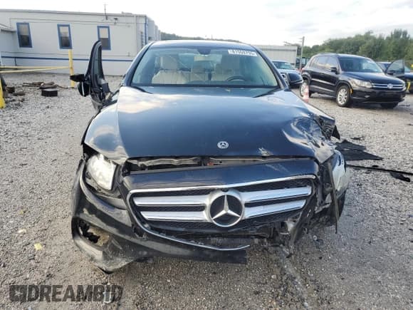 ✅ 2019 Mercedes-Benz E 300 • VIN: WDDZF4KB4KA547738 • Lot: 81559755. Listed on Copart with 97,016 mi. Free auction sales archive from the USA and detailed vehicle history report at DreamBid. Image 5.