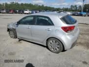 ✅ 2021 Kia Rio S • VIN: 3KPA25AD9ME379199 • Lot: 82406635. Wystawiony na Copart z przebiegiem 71 269 mil. Bezpłatny archiwum sprzedaży aukcyjnych z USA i szczegółowy raport historii pojazdu na DreamBid. Zdjęcie 2.