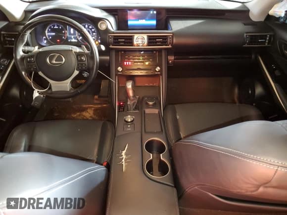 ✅ 2017 Lexus IS 200t • VIN: JTHBA1D24H5045415 • Lot: 93705685. Wystawiony na Copart z przebiegiem 116 527 mil. Bezpłatny archiwum sprzedaży aukcyjnych z USA i szczegółowy raport historii pojazdu na DreamBid. Zdjęcie 8.