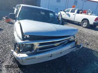 ✅ 1994 Chevrolet S-10 LS • VIN: 1GCCS19ZXR8233932 • Лот: 41072044. Опубликован ранее на IAAI с пробегом 171 666 миль. Бесплатный доступ к архиву аукционных продаж из США и подробный отчёт об истории автомобиля на DreamBid. Изображение 6.