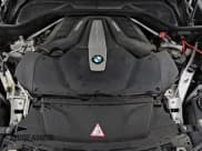 ✅ 2018 BMW X5 xDrive50i • VIN: 5UXKR6C50J0U15456 • Лот: 72103535. Опубликован ранее на Copart с пробегом 116 987 миль. Бесплатный доступ к архиву аукционных продаж из США и подробный отчёт об истории автомобиля на DreamBid. Изображение 15.