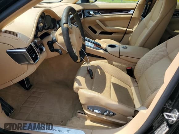 ✅ 2014 Porsche Panamera S E-Hybrid • VIN: WP0AD2A79EL044276 • Lot: 66540345. Wystawiony na Copart z przebiegiem Nie podano. Bezpłatny archiwum sprzedaży aukcyjnych z USA i szczegółowy raport historii pojazdu na DreamBid. Zdjęcie 7.