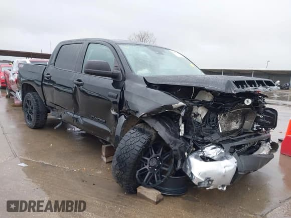 ✅ 2020 Toyota Tundra SR5 • VIN: 5TFEY5F19LX265572 • Lot: 41605510. Listed on IAAI with 47,549 mi. Free auction sales archive from the USA and detailed vehicle history report at DreamBid. Image 1.