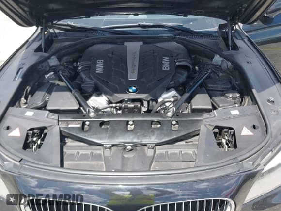 ✅ 2012 BMW 7 Series 750Li • VIN: WBAKB8C53CDX20766 • Lot: 42931045. Wystawiony na IAAI z przebiegiem 93 056 mil. Bezpłatny archiwum sprzedaży aukcyjnych z USA i szczegółowy raport historii pojazdu na DreamBid. Zdjęcie 10.