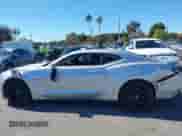 2018 Chevrolet Camaro 2SS z VIN 1G1FH1R76J0103846, wystawiony jako IAAI lot #43464692 z przebiegiem 81 600 mil mil oraz . Historia ofert i sprzedaży dostępna na DreamBid. Obrazek 13.