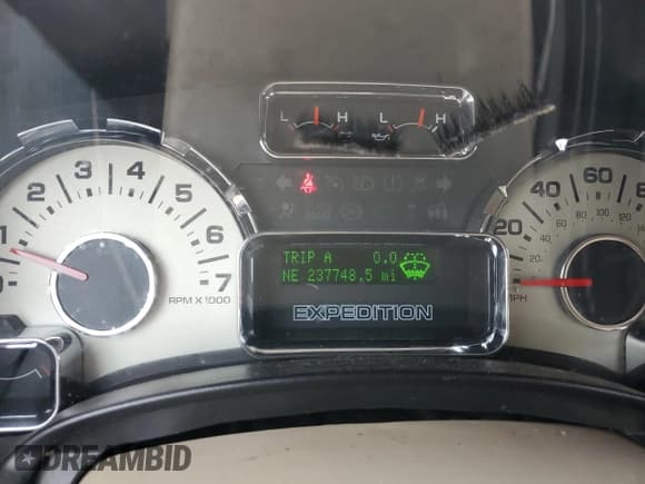 ✅ 2014 Ford Expedition Max King Ranch • VIN: 1FMJK1J5XEEF37818 • Лот: 82661395. Опубликован ранее на Copart с пробегом 237 748 миль. Бесплатный доступ к архиву аукционных продаж из США и подробный отчёт об истории автомобиля на DreamBid. Изображение 9.