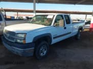 ✅ 2004 Chevrolet Silverado 2500HD Work Truck • VIN: 1GCHC29U24E106048 • Lot: 43763871. Wystawiony na IAAI z przebiegiem 321 877 mil. Bezpłatny archiwum sprzedaży aukcyjnych z USA i szczegółowy raport historii pojazdu na DreamBid. Zdjęcie 2.