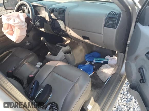 ✅ 2006 Isuzu i-Series S • VIN: 1GGCS198268702402 • Lot: 86555865. Wystawiony na Copart z przebiegiem 218 899 mil. Bezpłatny archiwum sprzedaży aukcyjnych z USA i szczegółowy raport historii pojazdu na DreamBid. Zdjęcie 8.