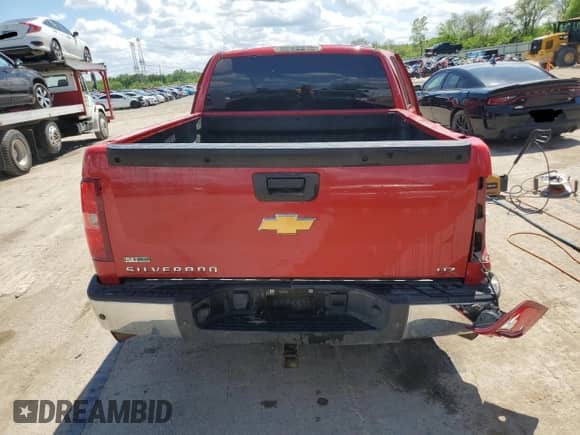 2012 Chevrolet Silverado 1500 LTZ z VIN 1GCRKTE71CZ274879, wystawiony jako Copart lot #56945325 z przebiegiem 148 700 mil mil oraz Nie do naprawy • Non repairable. Historia ofert i sprzedaży dostępna na DreamBid. Obrazek 6.