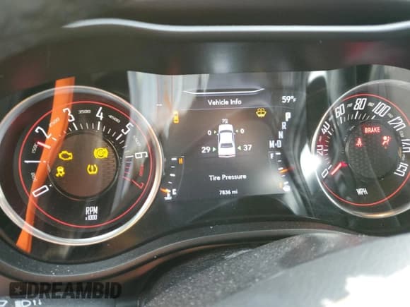 ✅ 2022 Dodge Challenger GT • VIN: 2C3CDZJGXNH164106 • Lot: 70738582. Wystawiony na Copart z przebiegiem 7 836 mil. Bezpłatny archiwum sprzedaży aukcyjnych z USA i szczegółowy raport historii pojazdu na DreamBid. Zdjęcie 9.