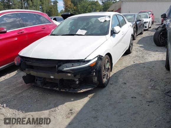 ✅ 2024 Hyundai Elantra SEL • VIN: KMHLS4DG5RU759945 • Lot: 43138961. Listed on IAAI with 39,139 mi. Free auction sales archive from the USA and detailed vehicle history report at DreamBid. Image 2.