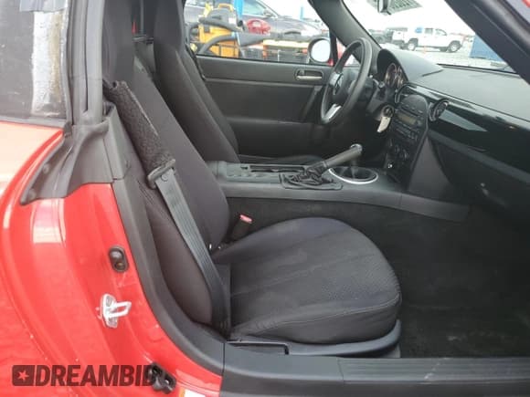 ✅ 2006 Mazda MX-5 Miata MX-5 • VIN: JM1NC25F760113099 • Lot: 72026645. Wystawiony na Copart z przebiegiem 63 359 mil. Bezpłatny archiwum sprzedaży aukcyjnych z USA i szczegółowy raport historii pojazdu na DreamBid. Zdjęcie 10.