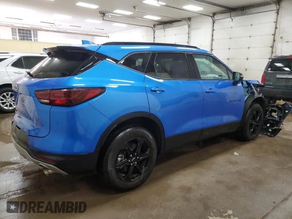 ✅ 2024 Chevrolet Blazer LT • VIN: 3GNKBDR44RS192617 • Lot: 44419055. Listed on Copart with 8,726 mi. Free auction sales archive from the USA and detailed vehicle history report at DreamBid. Image 3.