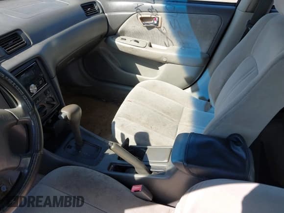✅ 2001 Toyota Camry LE • VIN: 4T1BG22K61U030253 • Lot: 43430952. Listed on IAAI with 319,972 mi. Free auction sales archive from the USA and detailed vehicle history report at DreamBid. Image 5.