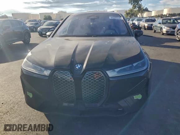 ✅ 2022 BMW iX xDrive50 • VIN: WB523CF06NCK55343 • Lot: 94505535. Wystawiony na Copart z przebiegiem 80 349 mil. Bezpłatny archiwum sprzedaży aukcyjnych z USA i szczegółowy raport historii pojazdu na DreamBid. Zdjęcie 5.