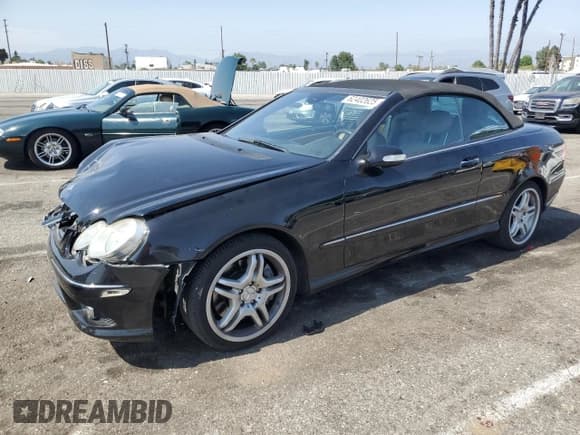 ✅ 2008 Mercedes-Benz CLK 550 • VIN: WDBTK72F28T098524 • Lot: 62402625. Wystawiony na Copart z przebiegiem 51 084 mil. Bezpłatny archiwum sprzedaży aukcyjnych z USA i szczegółowy raport historii pojazdu na DreamBid. Zdjęcie 1.