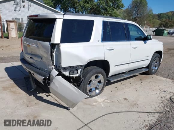✅ 2019 Chevrolet Tahoe LT • VIN: 1GNSKBKC2KR182229 • Lot: 43427239. Listed on IAAI with 120,618 mi. Free auction sales archive from the USA and detailed vehicle history report at DreamBid. Image 4.