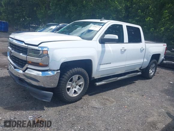 ✅ 2017 Chevrolet Silverado 1500 LT • VIN: 3GCUKREH1HG462136 • Lot: 42502771. Listed on IAAI with 187,822 mi. Free auction sales archive from the USA and detailed vehicle history report at DreamBid. Image 2.