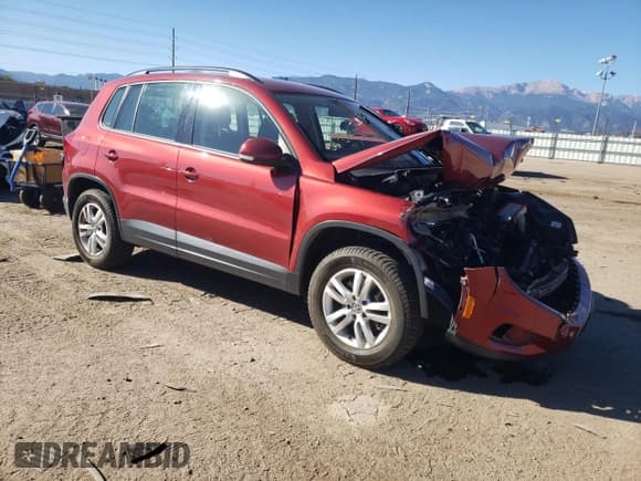 ✅ 2015 Volkswagen Tiguan S • VIN: WVGAV7AX6FW015968 • Lot: 90939515. Wystawiony na Copart z przebiegiem 128 219 mil. Bezpłatny archiwum sprzedaży aukcyjnych z USA i szczegółowy raport historii pojazdu na DreamBid. Zdjęcie 4.