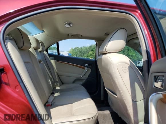 ✅ 2010 Lincoln MKZ • VIN: 3LNHL2JC2AR750625 • Lot: 51255775. Wystawiony na Copart z przebiegiem Nie podano. Bezpłatny archiwum sprzedaży aukcyjnych z USA i szczegółowy raport historii pojazdu na DreamBid. Zdjęcie 11.