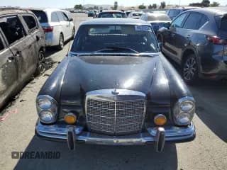✅ 1971 Mercedes-Benz 280 • VIN: 12086504 • Лот: 68253254. Опубликован ранее на Copart с пробегом 30 000 миль. Бесплатный доступ к архиву аукционных продаж из США и подробный отчёт об истории автомобиля на DreamBid. Изображение 5.