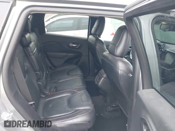 ✅ 2014 Jeep Cherokee Trailhawk • VIN: 1C4PJMBS3EW256042 • Lot: 41806927. Wystawiony na IAAI z przebiegiem 100 840 mil. Bezpłatny archiwum sprzedaży aukcyjnych z USA i szczegółowy raport historii pojazdu na DreamBid. Zdjęcie 8.