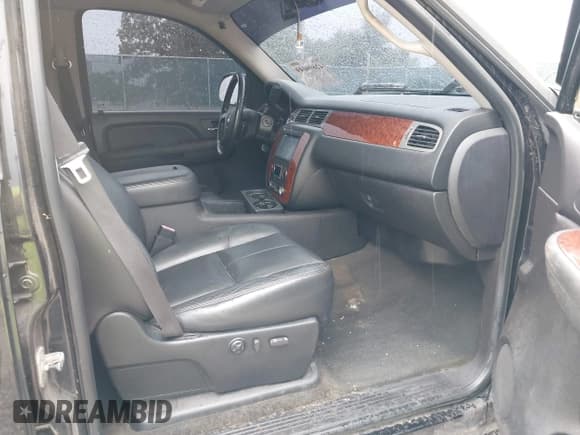 ✅ 2008 Chevrolet Silverado 1500 LTZ • VIN: 2GCFK13Y081168300 • Lot: 42696049. Listed on IAAI with 183,339 mi. Free auction sales archive from the USA and detailed vehicle history report at DreamBid. Image 5.