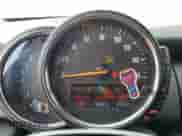 2015 MINI Hardtop with VIN WMWXM5C52FT973831, listed as a Copart auction lot 68501305 with 188,622 mi miles and Salvage title. Bid and sale history available at DreamBid. Image 9.