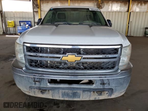 ✅ 2014 Chevrolet Silverado 2500HD Work Truck • VIN: 1GC0CVCG9EF163571 • Lot: 58224585. Wystawiony na Copart z przebiegiem 236 582 mil. Bezpłatny archiwum sprzedaży aukcyjnych z USA i szczegółowy raport historii pojazdu na DreamBid. Zdjęcie 5.