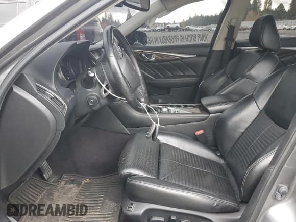 ✅ 2015 Infiniti Q50 • VIN: JN1BV7AR9FM398796 • Лот: 91339845. Опубликован ранее на Copart с пробегом 80 300 миль. Бесплатный доступ к архиву аукционных продаж из США и подробный отчёт об истории автомобиля на DreamBid. Изображение 7.