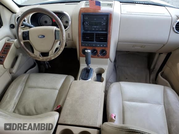 ✅ 2006 Ford Explorer Eddie Bauer • VIN: 1FMEU74E06UB26378 • Lot: 47530335. Wystawiony na Copart z przebiegiem 254 352 mil. Bezpłatny archiwum sprzedaży aukcyjnych z USA i szczegółowy raport historii pojazdu na DreamBid. Zdjęcie 8.