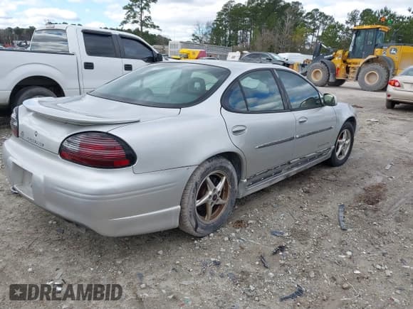 ✅ 2003 Pontiac Grand Prix GT • VIN: 1G2WP52K63F122160 • Lot: 41741497. Wystawiony na IAAI z przebiegiem 108 718 mil. Bezpłatny archiwum sprzedaży aukcyjnych z USA i szczegółowy raport historii pojazdu na DreamBid. Zdjęcie 4.