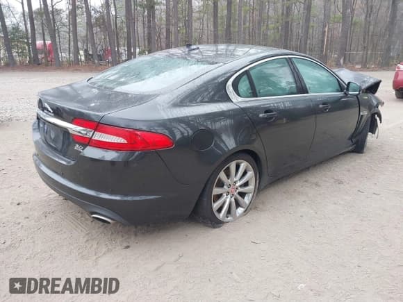 ✅ 2014 Jaguar XF SC • VIN: SAJWJ0EF9E8U12853 • Lot: 41780409. Wystawiony na IAAI z przebiegiem 138 329 mil. Bezpłatny archiwum sprzedaży aukcyjnych z USA i szczegółowy raport historii pojazdu na DreamBid. Zdjęcie 4.